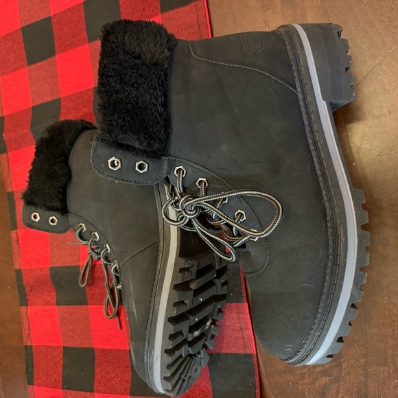 Ecko Red Black Winter Boots - Picture 7 of 8